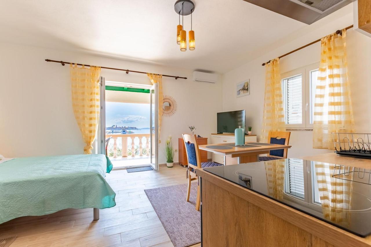 Mare-More Studio W Balcony And Beach Front And View Zadar Exteriér fotografie