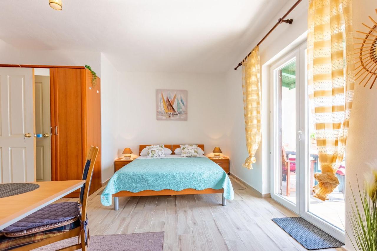 Mare-More Studio W Balcony And Beach Front And View Zadar Exteriér fotografie